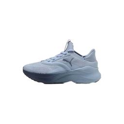 Sneakers / Sports